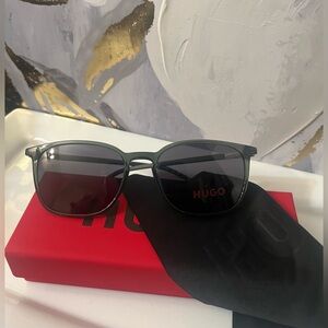 🛍️NWT HUGO by Hugo Boss Hugo 1268/S Sunglasses - Green frame